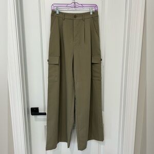 Vici Taking It Back Wide Leg High Waisted Cargo Pants Olive / NWT Size M